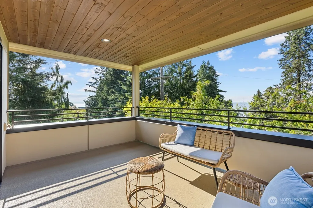 9528 28th Avenue NW Seattle WA 98117