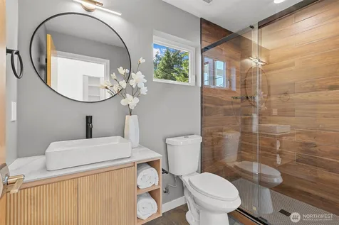 9528 28th Avenue NW Seattle WA 98117