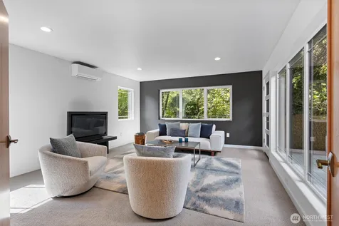 9528 28th Avenue NW Seattle WA 98117