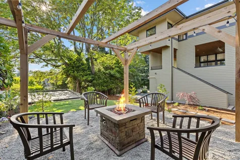 9528 28th Avenue NW Seattle WA 98117