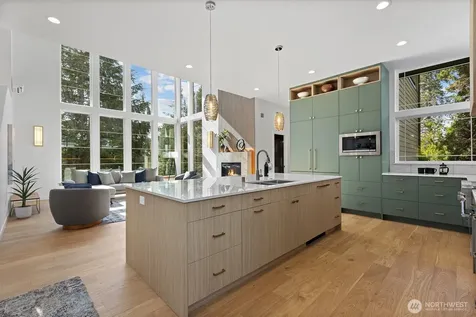 9528 28th Avenue NW Seattle WA 98117