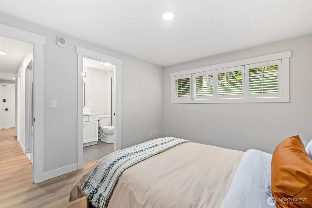 15212 NE 8th Street Bellevue WA 98007