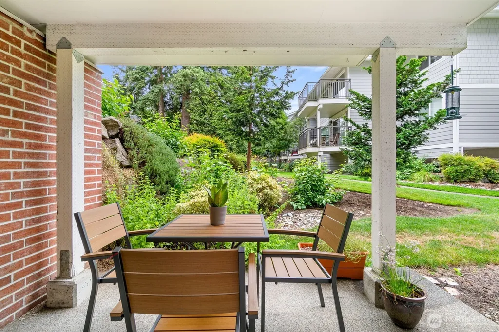 15212 NE 8th Street Bellevue WA 98007
