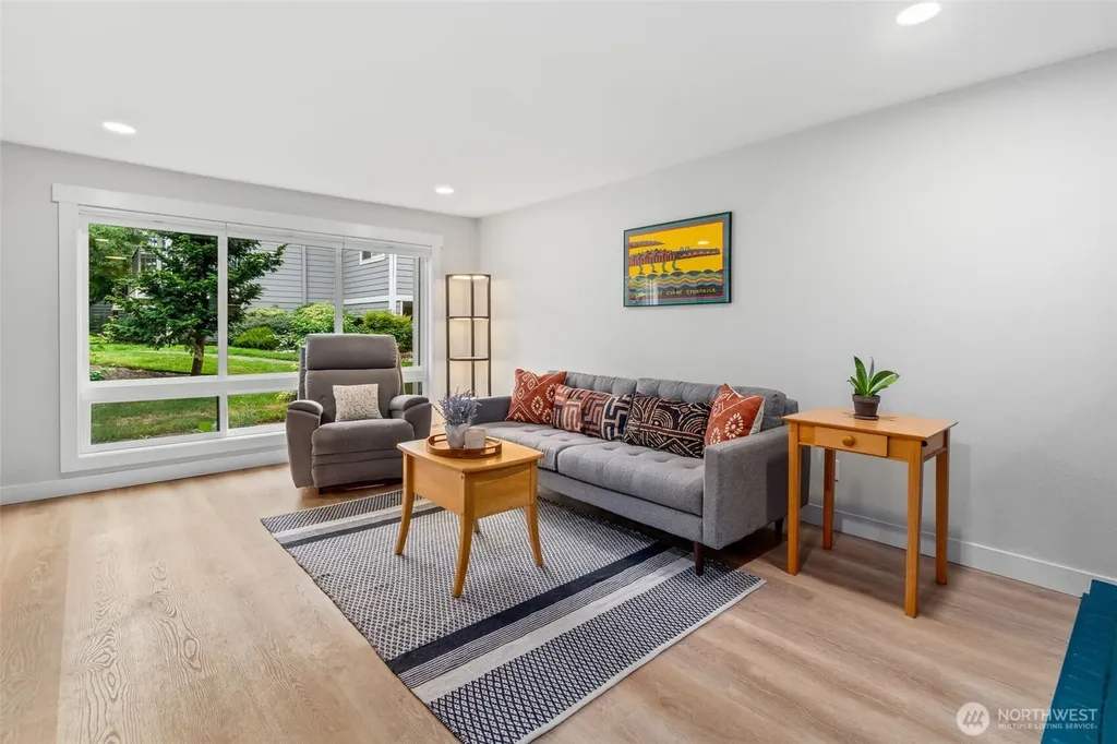 15212 NE 8th Street Bellevue WA 98007