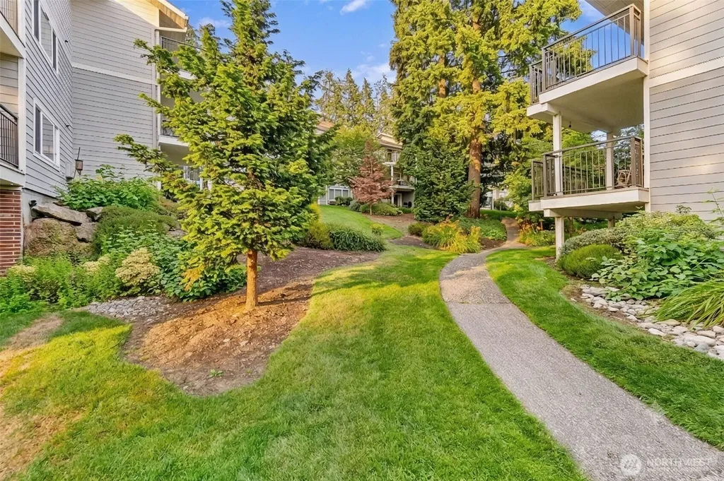 15212 NE 8th Street Bellevue WA 98007