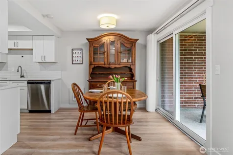 15212 NE 8th Street Bellevue WA 98007