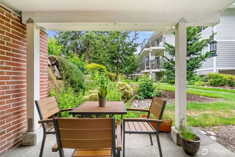 15212 NE 8th Street Bellevue WA 98007