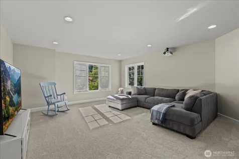 2046 277th Avenue SE Sammamish WA 98075
