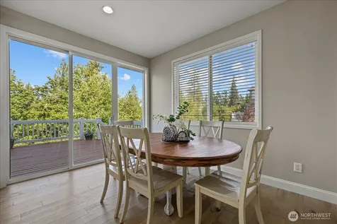 2046 277th Avenue SE Sammamish WA 98075
