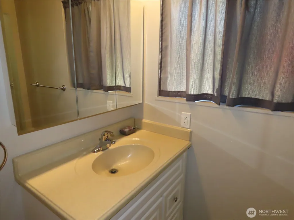 38 Grays Harbor Boulevard Hoquiam WA 98550