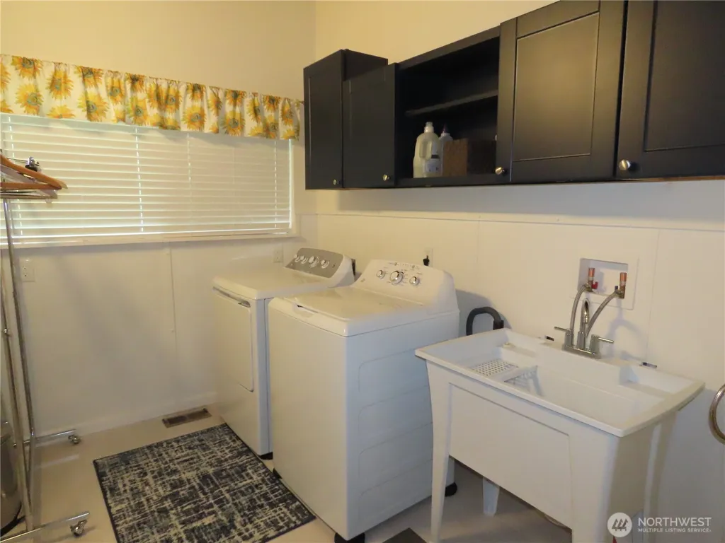 38 Grays Harbor Boulevard Hoquiam WA 98550