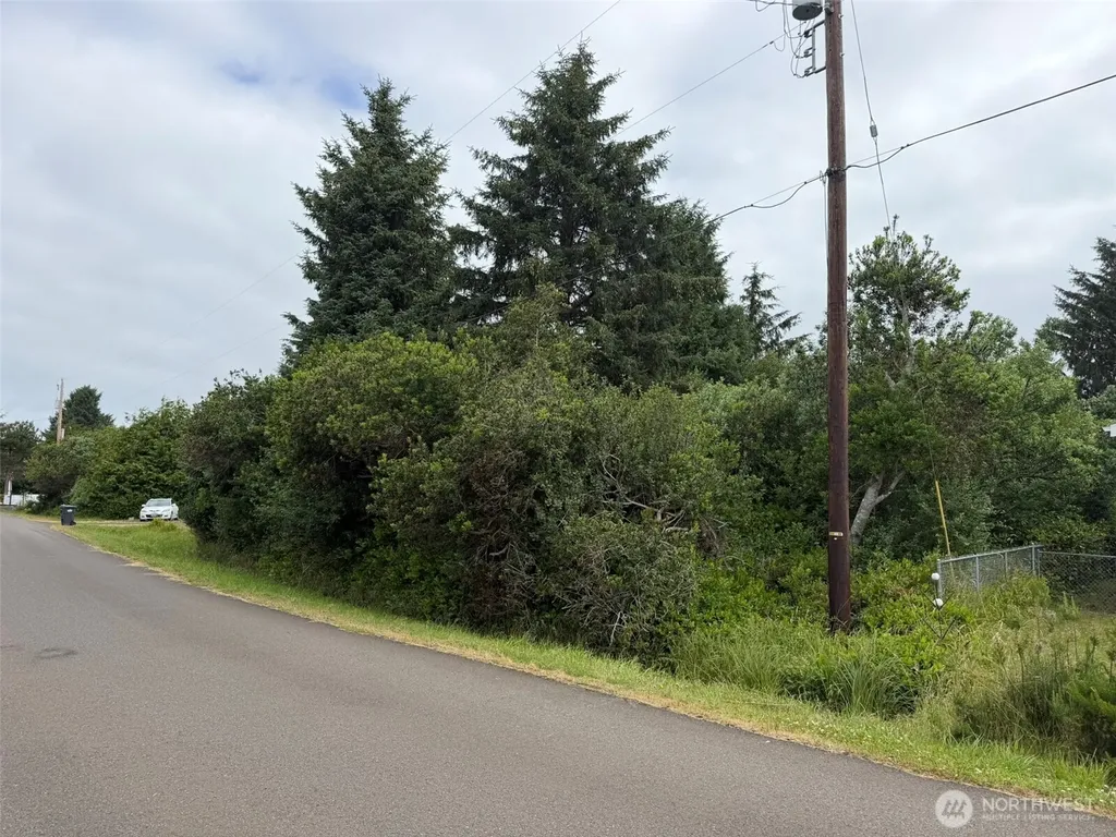 186 Wishkah Street SW Ocean Shores WA 98569