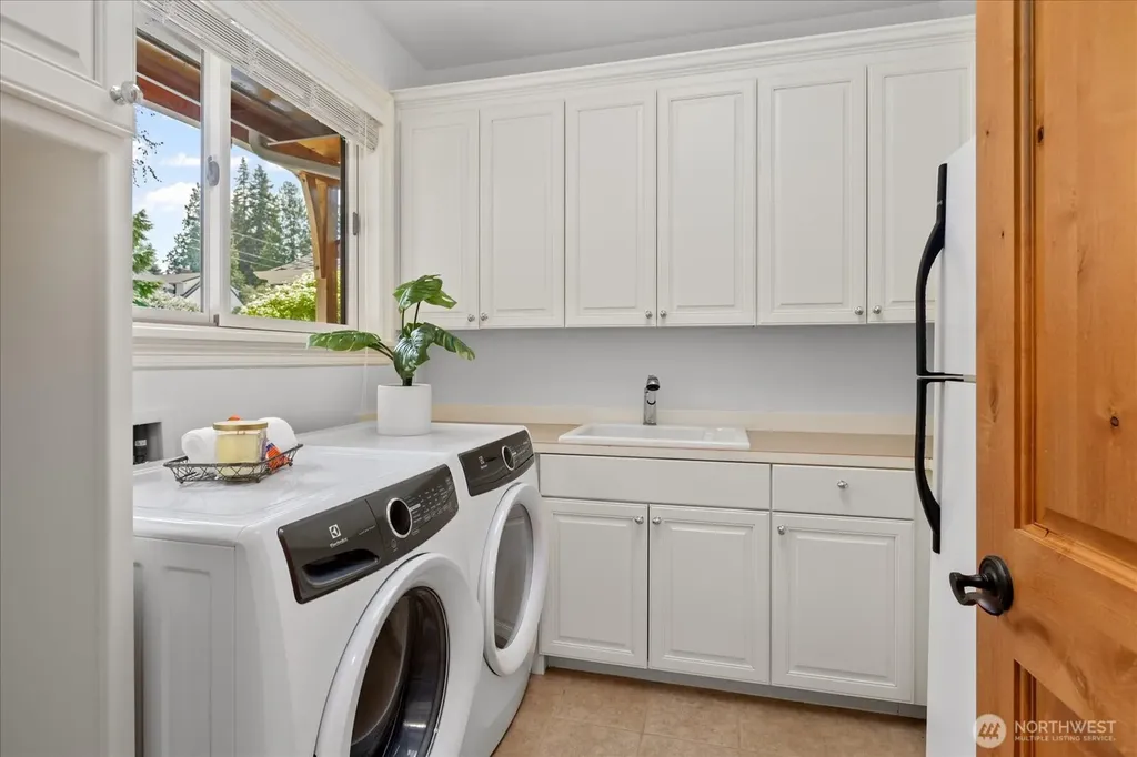 18608 Sound View Place Edmonds WA 98020
