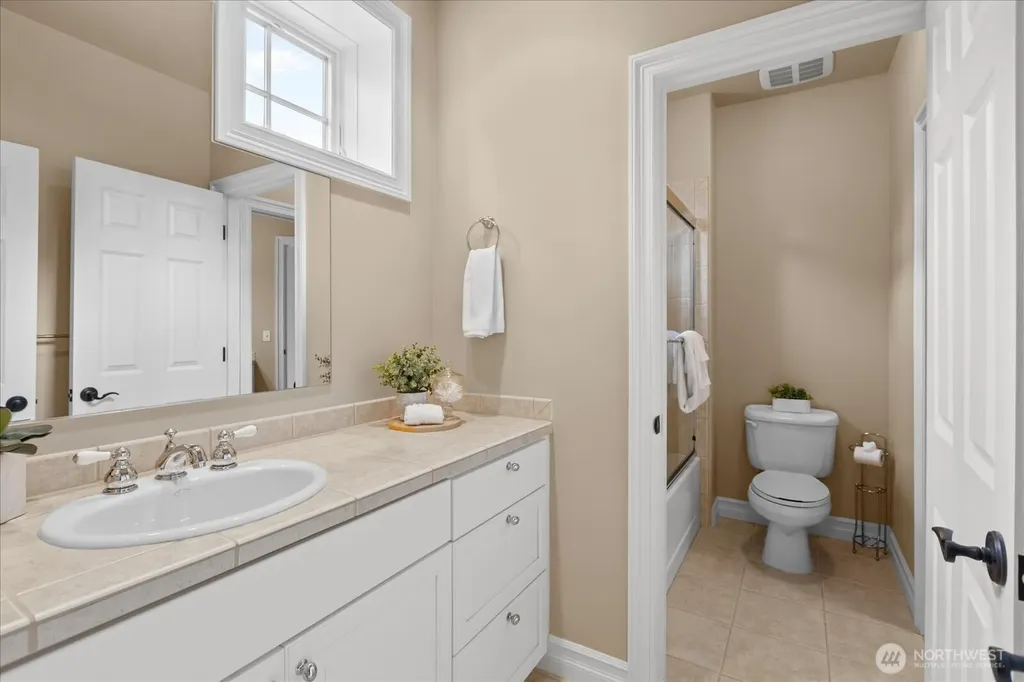 18608 Sound View Place Edmonds WA 98020