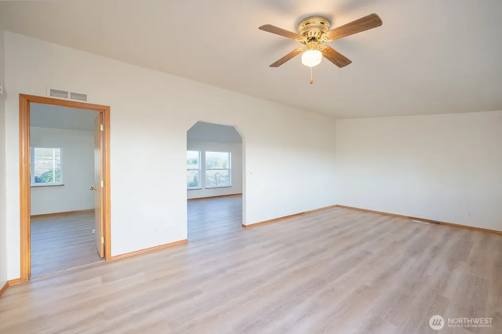 5486 Road 8.3 SE Othello WA 99344