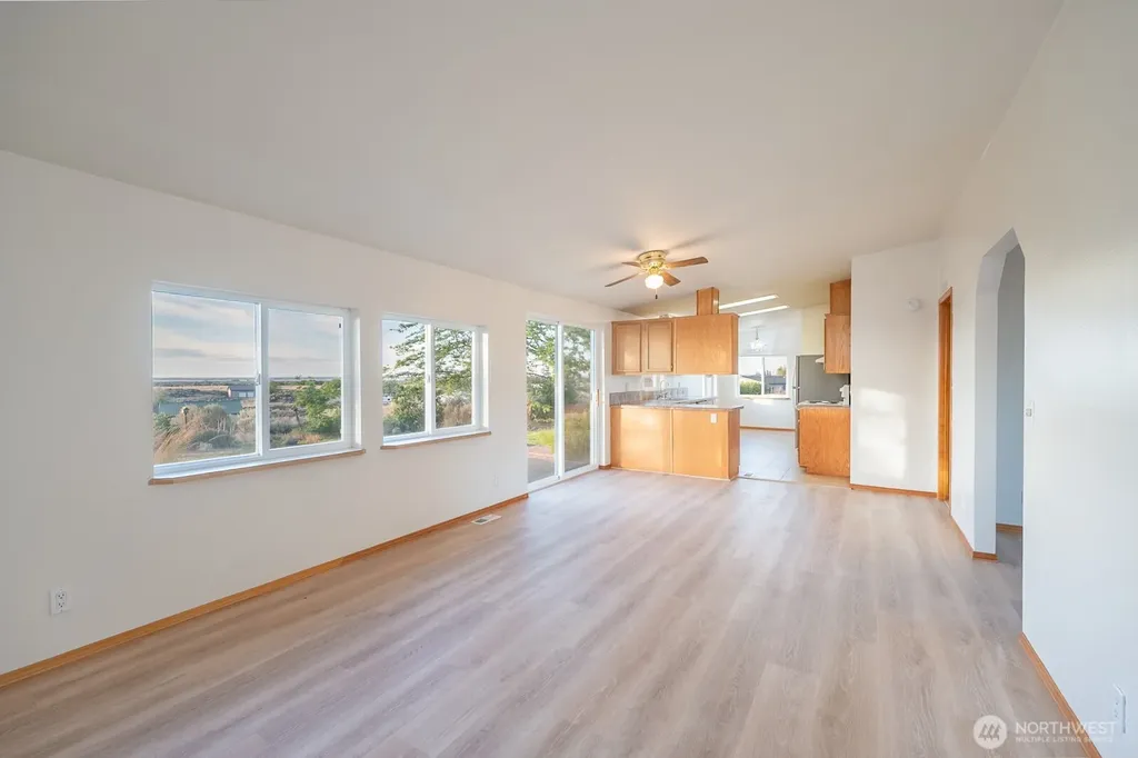 5486 Road 8.3 SE Othello WA 99344