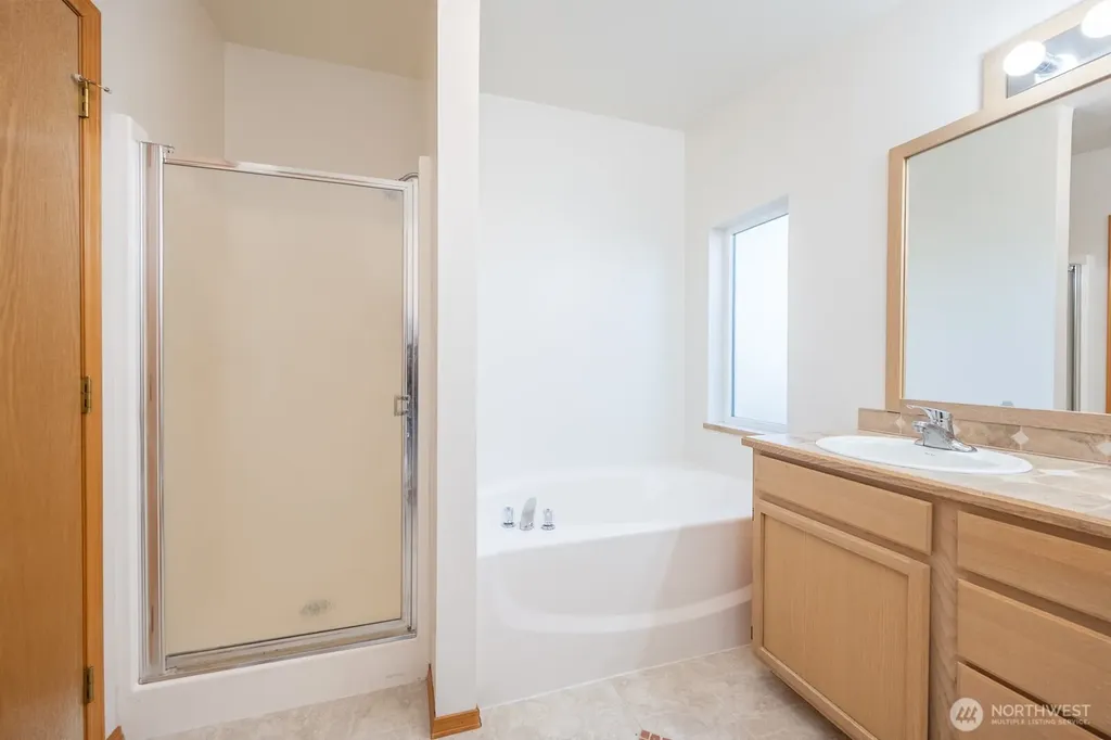5486 Road 8.3 SE Othello WA 99344