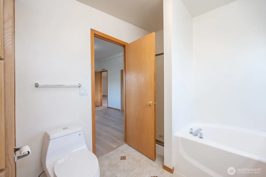 5486 Road 8.3 SE Othello WA 99344
