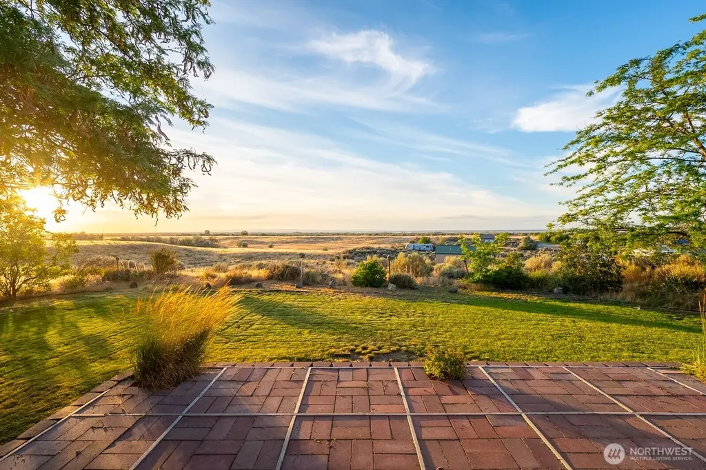 5486 Road 8.3 SE Othello WA 99344