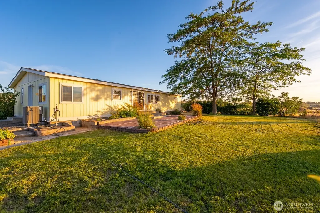 5486 Road 8.3 SE Othello WA 99344