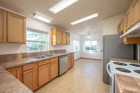 5486 Road 8.3 SE Othello WA 99344