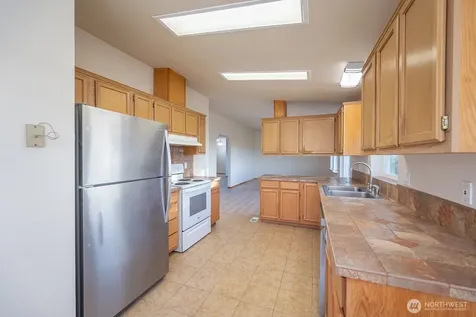5486 Road 8.3 SE Othello WA 99344