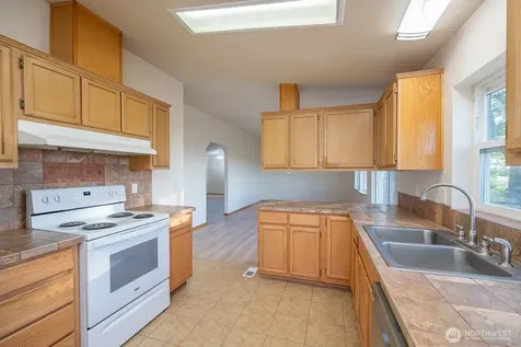 5486 Road 8.3 SE Othello WA 99344
