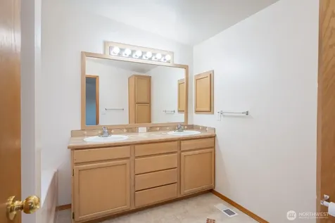 5486 Road 8.3 SE Othello WA 99344