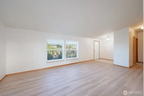 5486 Road 8.3 SE Othello WA 99344