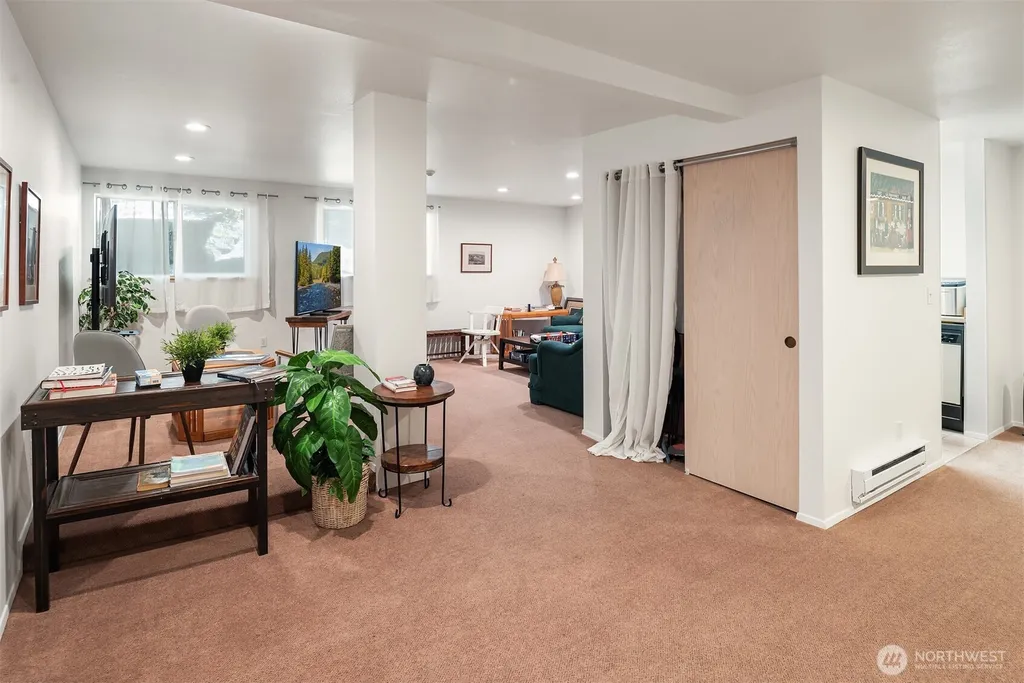 2244 13th Avenue W Seattle WA 98119