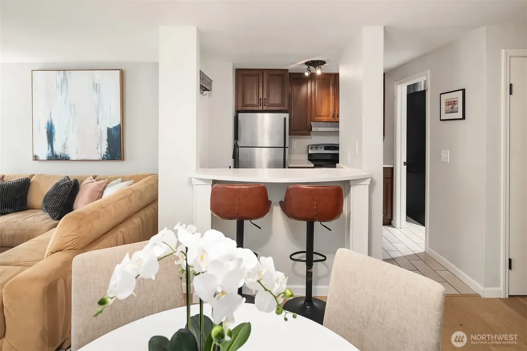 2244 13th Avenue W Seattle WA 98119