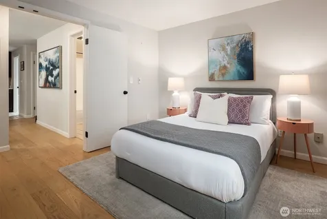 2244 13th Avenue W Seattle WA 98119