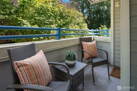 2244 13th Avenue W Seattle WA 98119