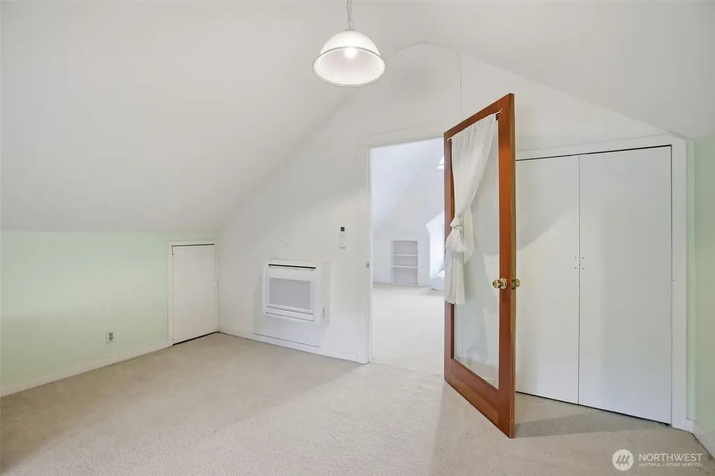 6238 Woodlawn Avenue N Seattle WA 98103