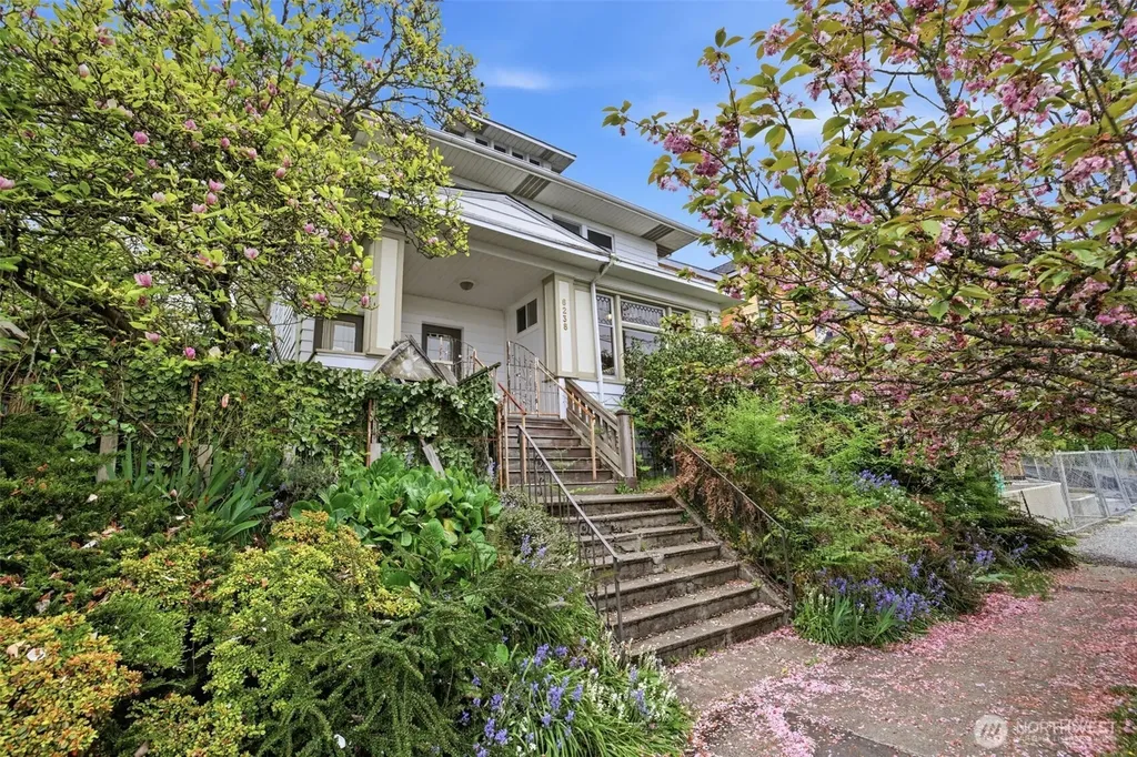 6238 Woodlawn Avenue N Seattle WA 98103