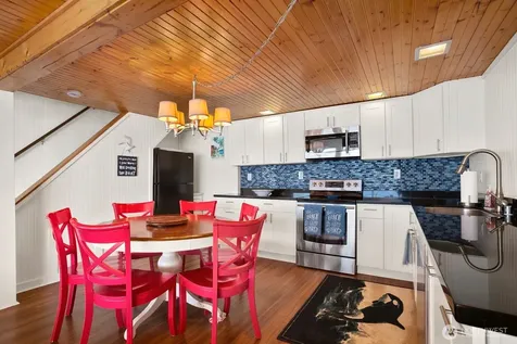 6829 Munter Lane NE Tacoma WA 98422