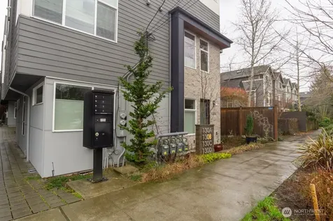 130 21st Avenue E Seattle WA 98112