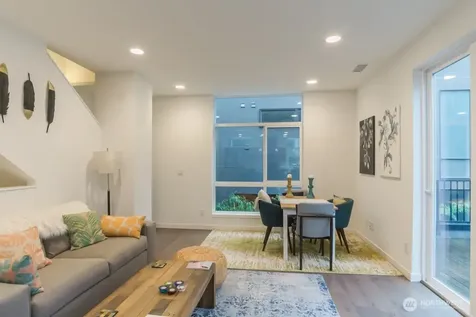 130 21st Avenue E Seattle WA 98112