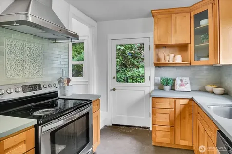 3016 S Edmunds Street Seattle WA 98108