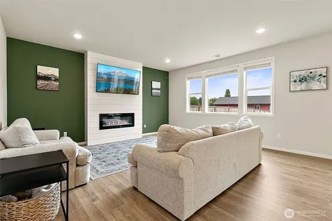 2808 180th Street Ct E Tacoma WA 98445