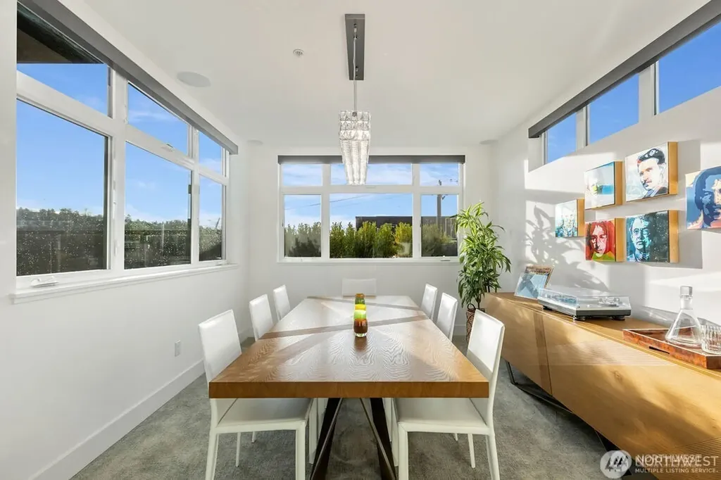 1760 N Nothlake Way Seattle WA 98103