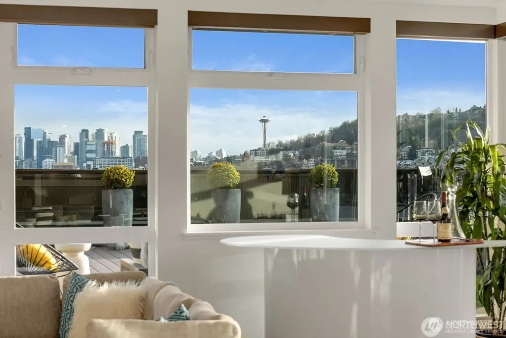 1760 N Nothlake Way Seattle WA 98103