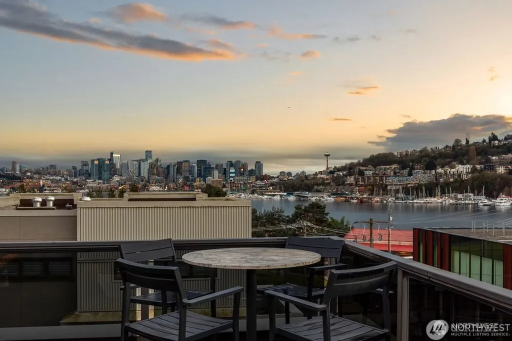 1760 N Nothlake Way Seattle WA 98103