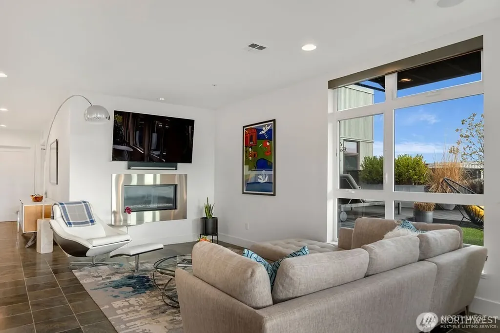 1760 N Nothlake Way Seattle WA 98103