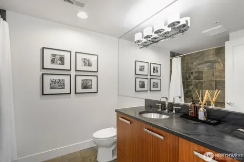 1760 N Nothlake Way Seattle WA 98103