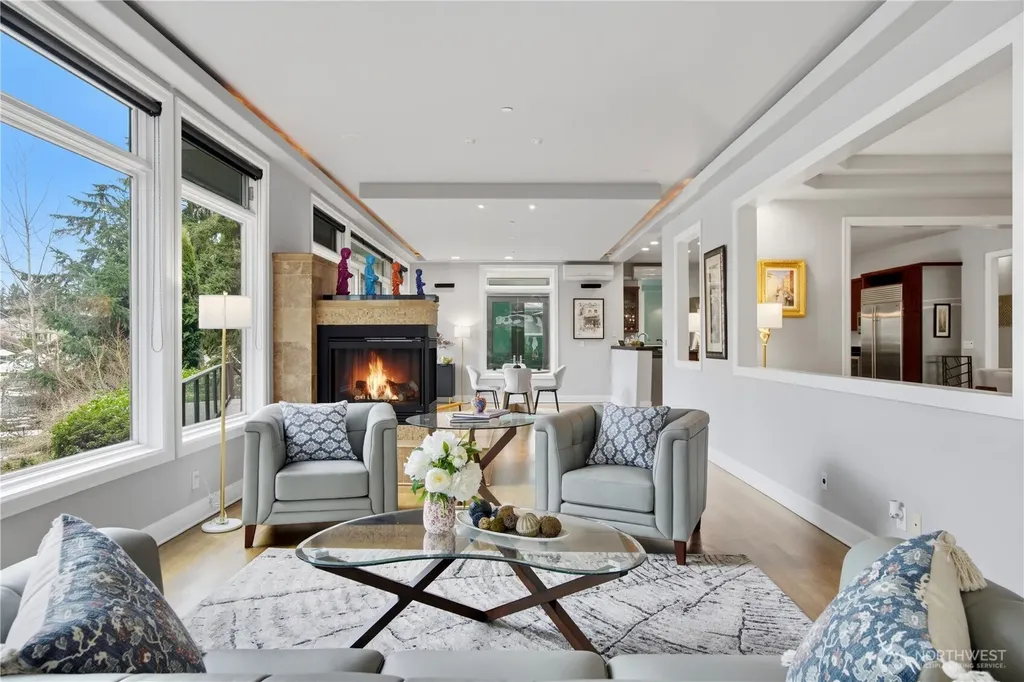 2 Crescent Key SE Bellevue WA 98006