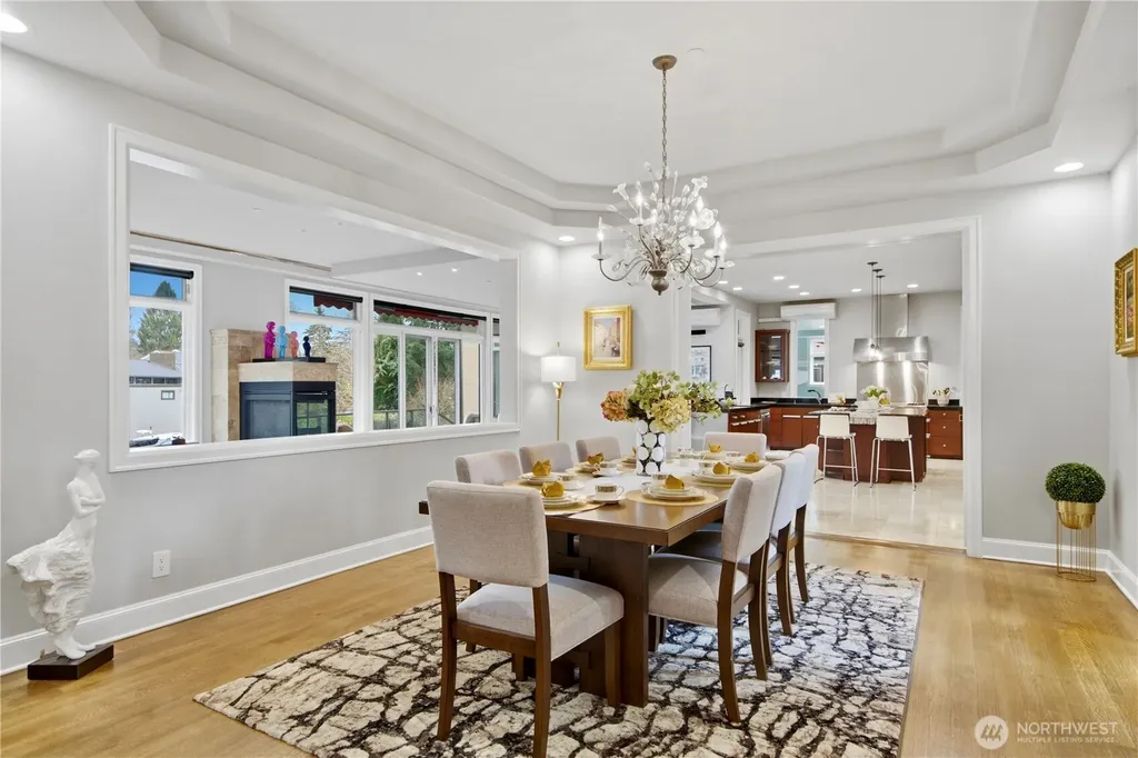 2 Crescent Key SE Bellevue WA 98006