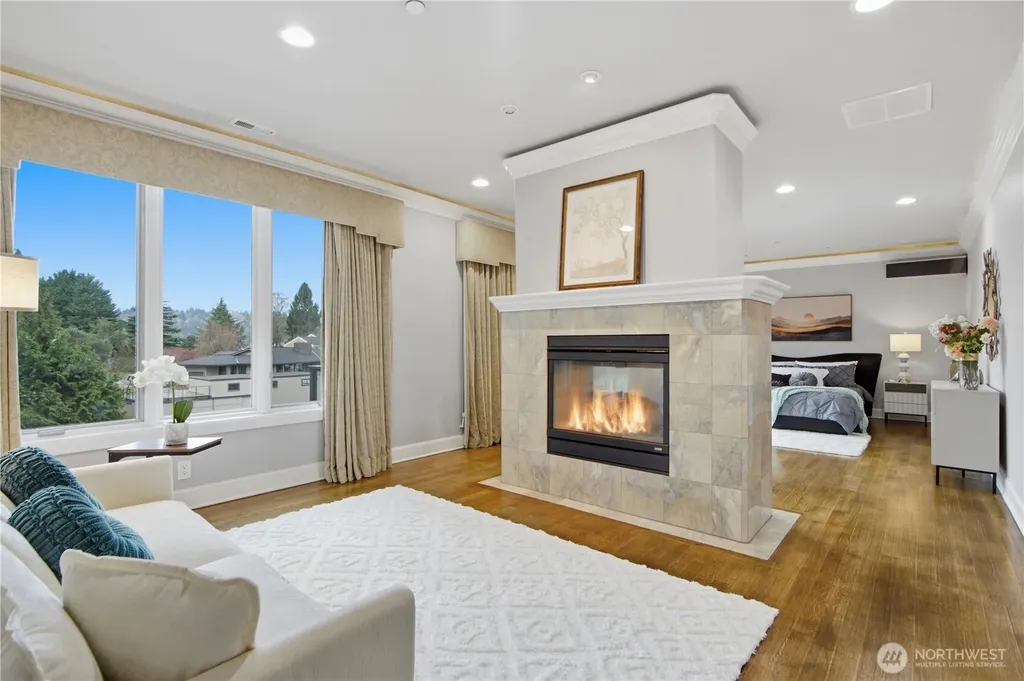 2 Crescent Key SE Bellevue WA 98006