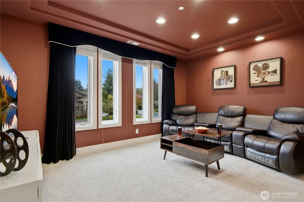 2 Crescent Key SE Bellevue WA 98006