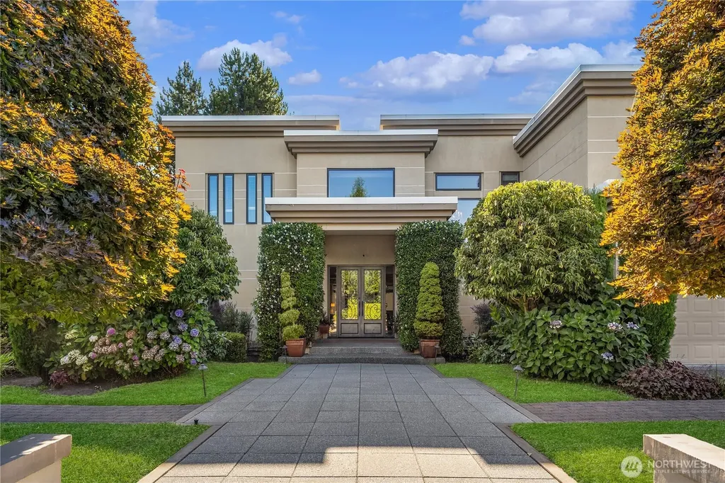 2 Crescent Key SE Bellevue WA 98006